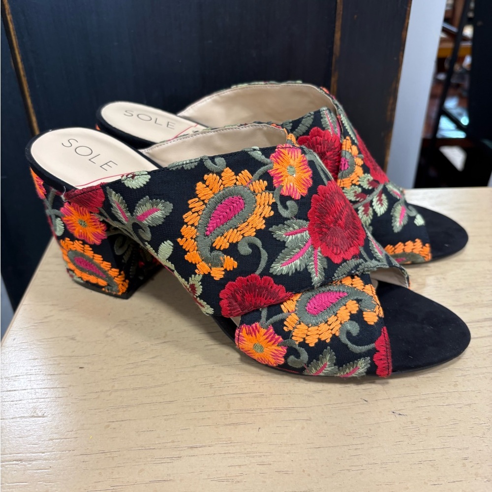 Sole Society Luella embroidered floral mules Size 12